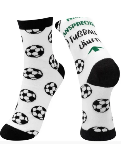 Zaubersocken Nicht ansprechen, Fußball läuft
