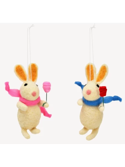 Hänger Hase mit Blume aus Textil